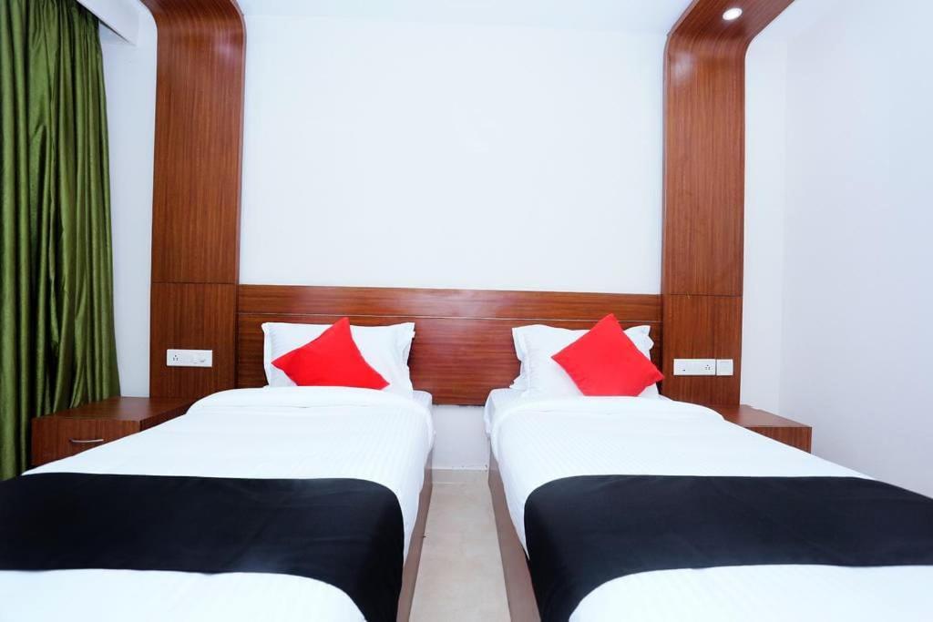 The Southgate Business Hotel Thiruvananthapuram Esterno foto