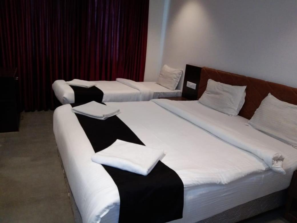 The Southgate Business Hotel Thiruvananthapuram Esterno foto